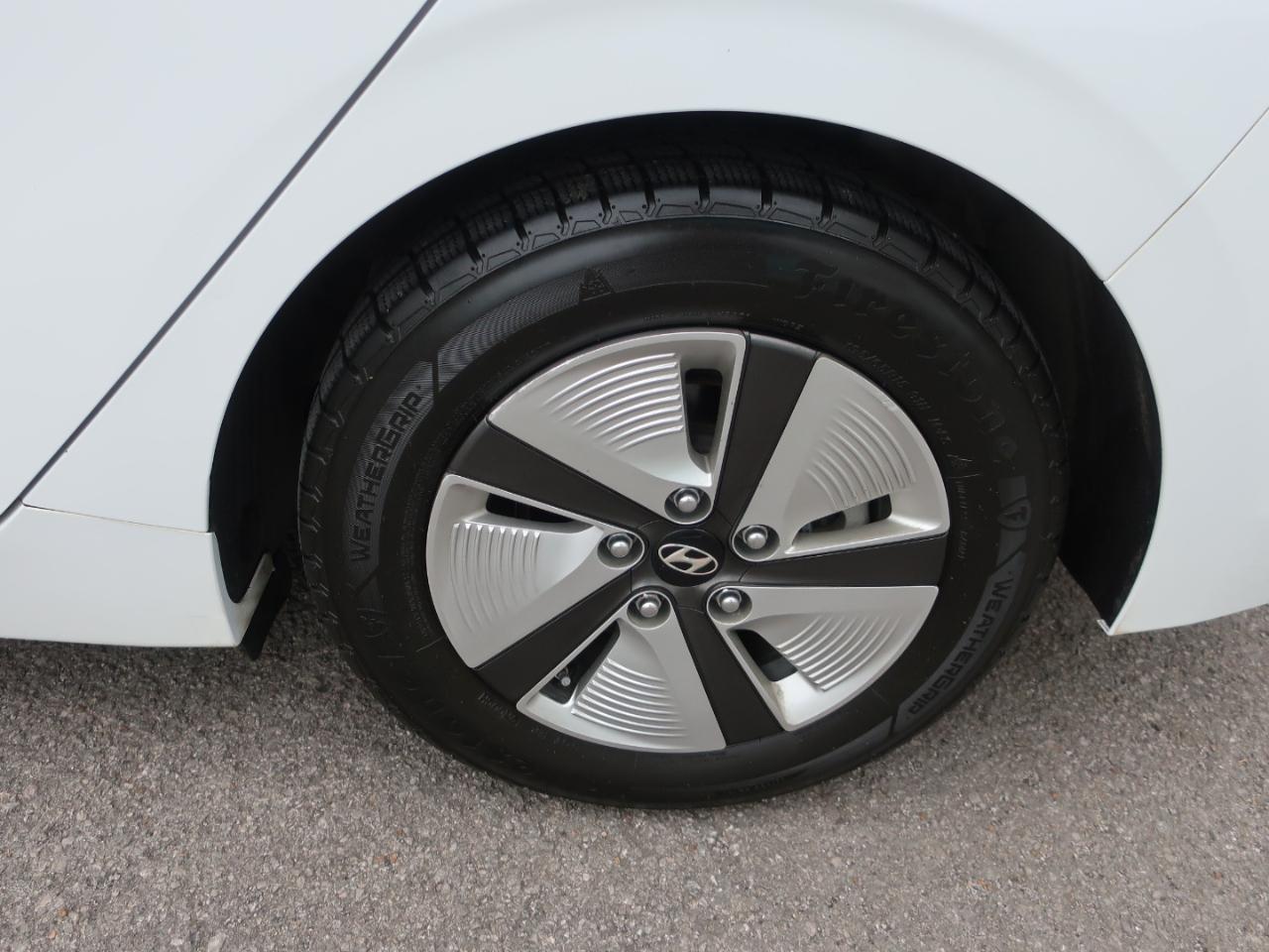 Hyundai Ioniq Hybrid Blue 2020