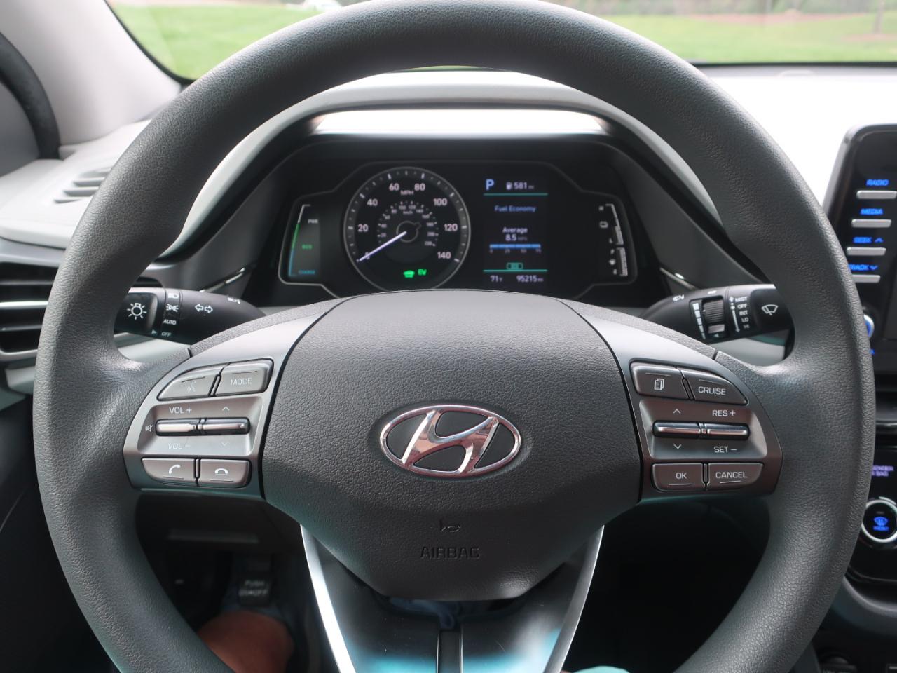 Hyundai Ioniq Hybrid Blue 2020