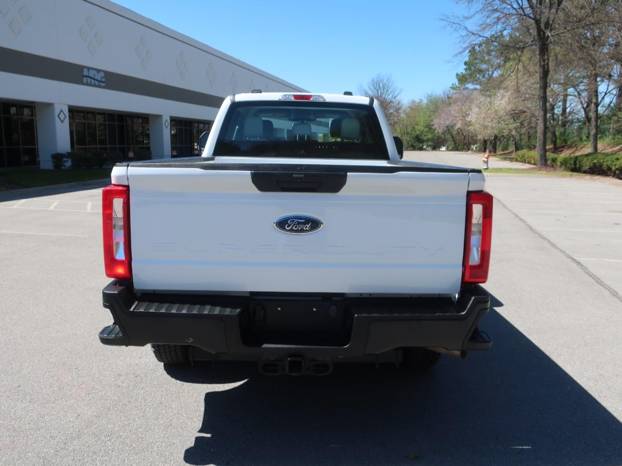 Ford F-250 SD XL Crew Cab 4WD 2023