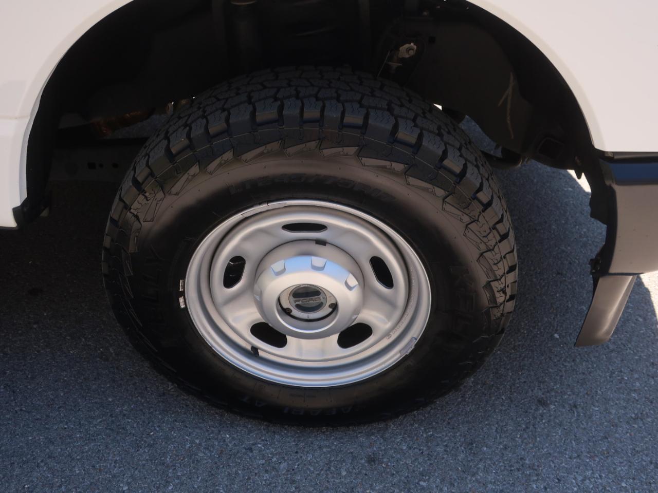 Ford F-250 SD XL Crew Cab 4WD 2023