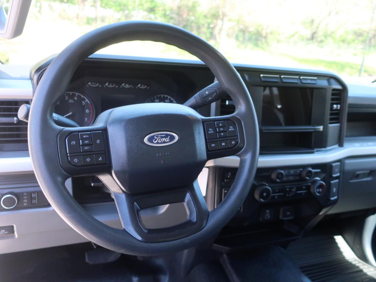 Ford F-250 SD XL Crew Cab 4WD 2023