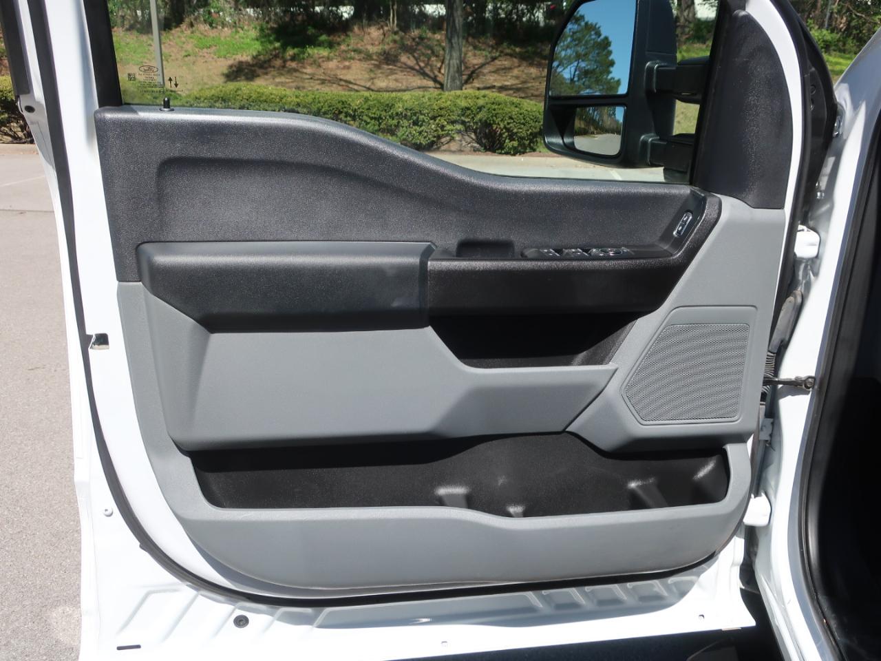 Ford F-250 SD XL Crew Cab 4WD 2023