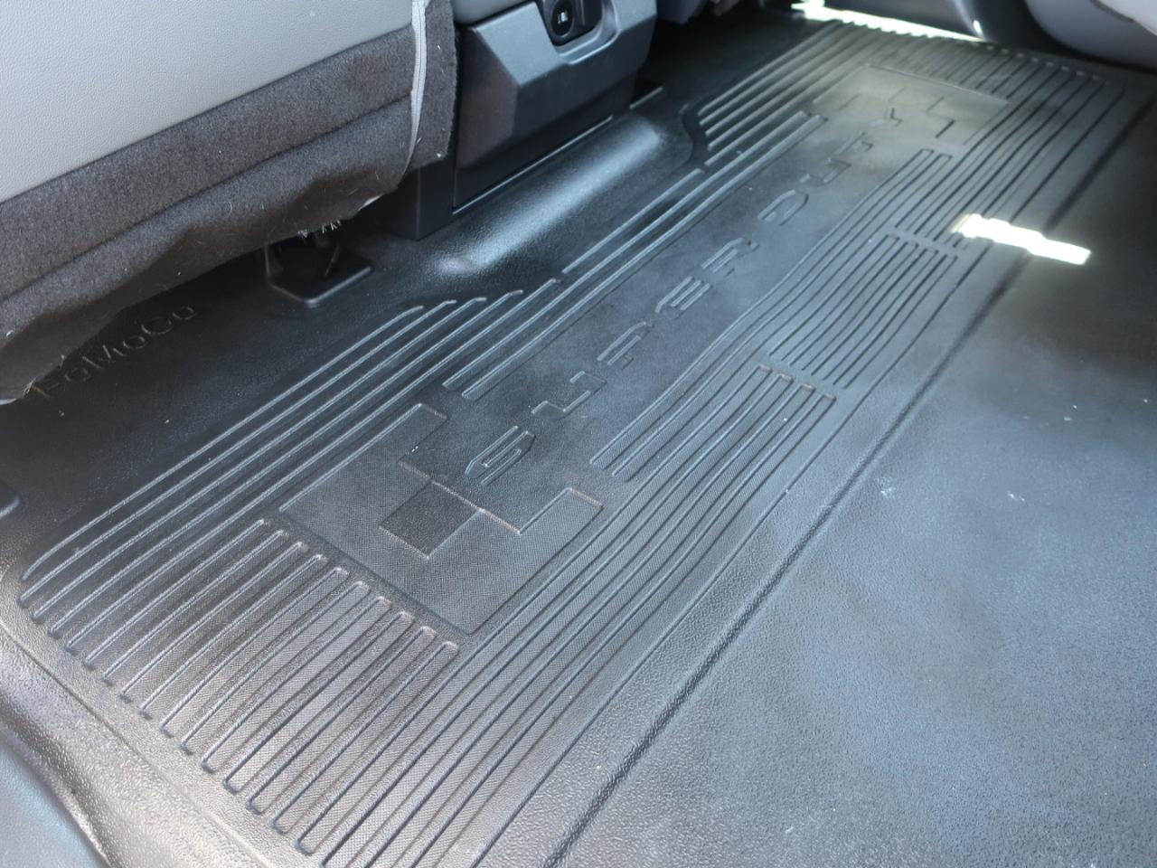 Ford F-250 SD XL Crew Cab 4WD 2023