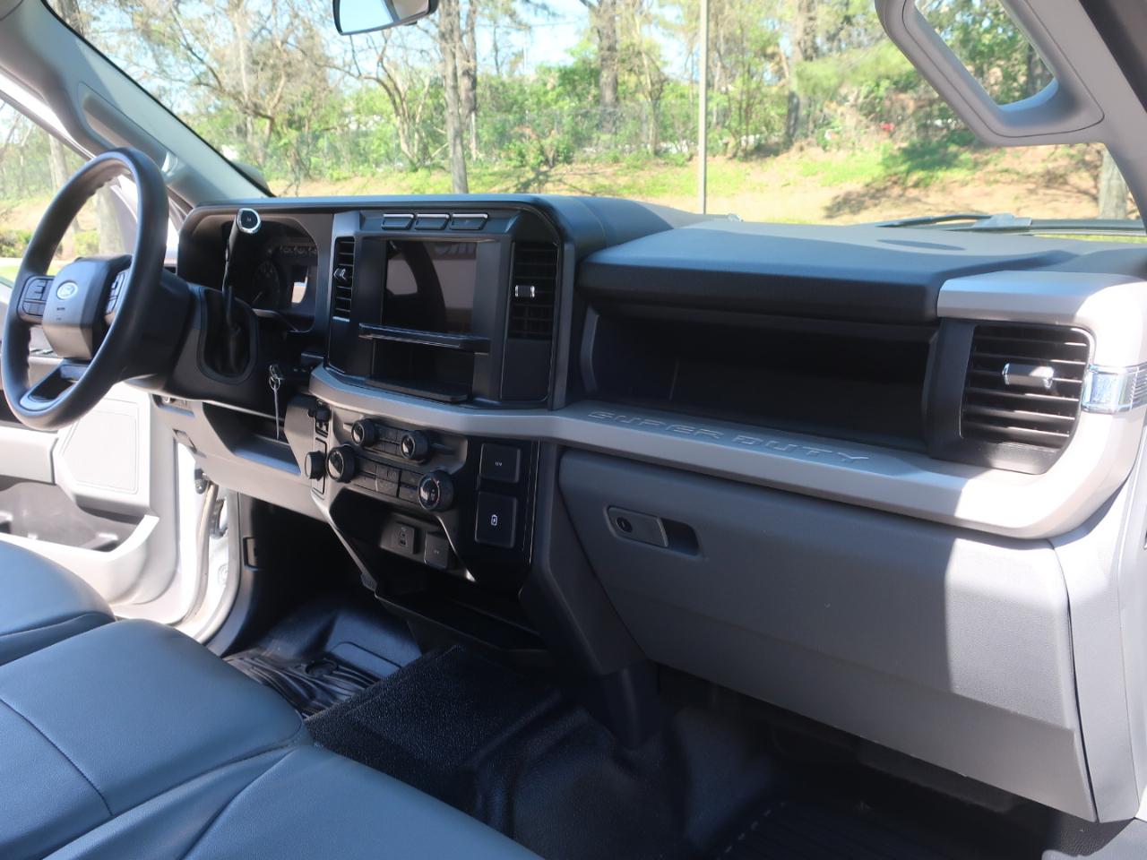 Ford F-250 SD XL Crew Cab 4WD 2023