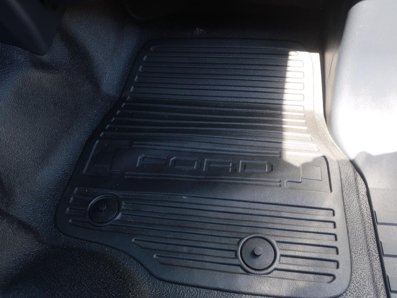 Ford F-250 SD XL Crew Cab 4WD 2023