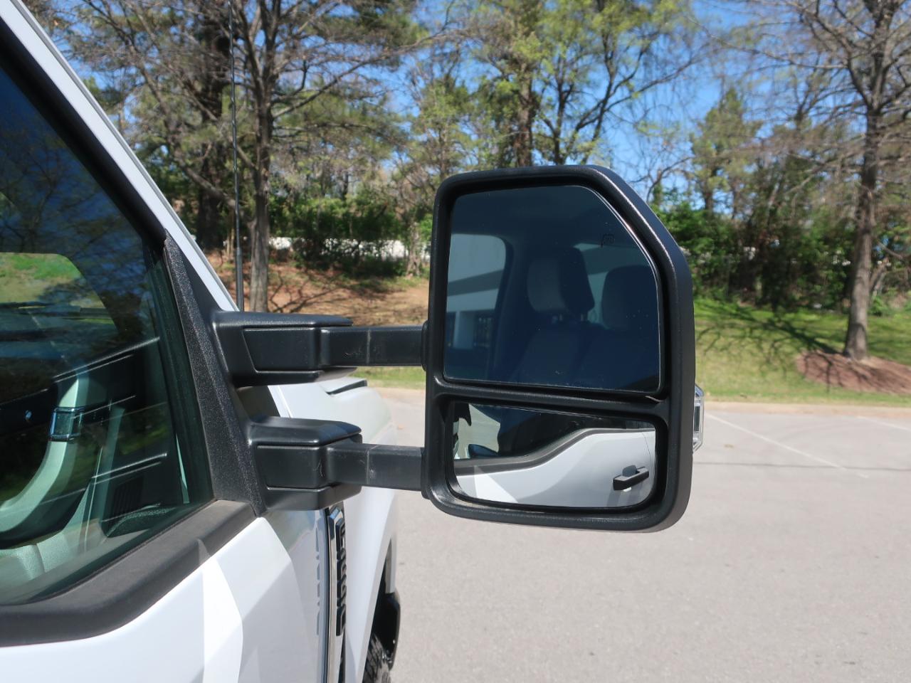 Ford F-250 SD XL Crew Cab 4WD 2023