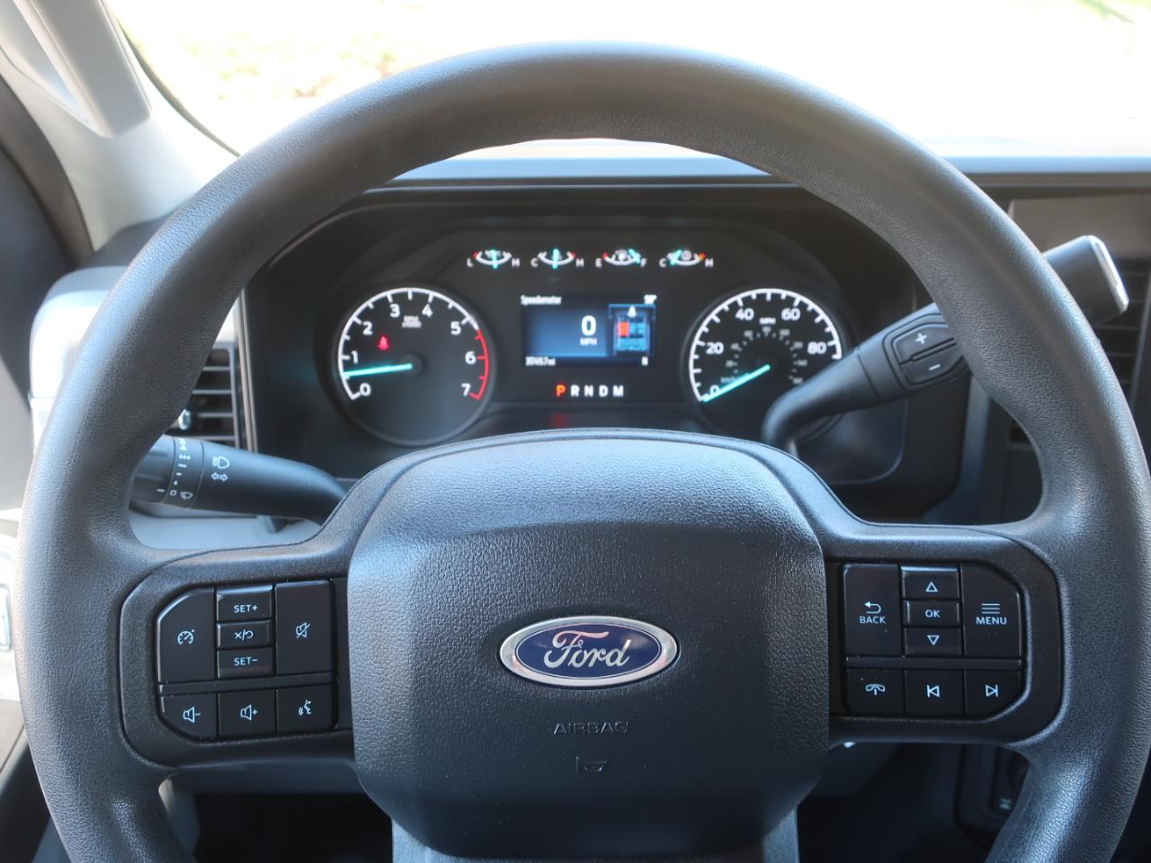 Ford F-250 SD XL Crew Cab 4WD 2023