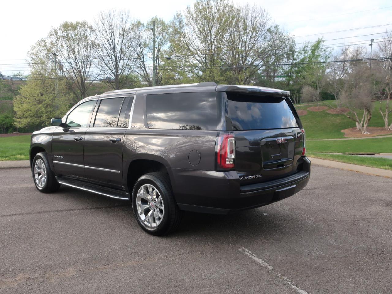GMC Yukon XL SLT 4WD 2017