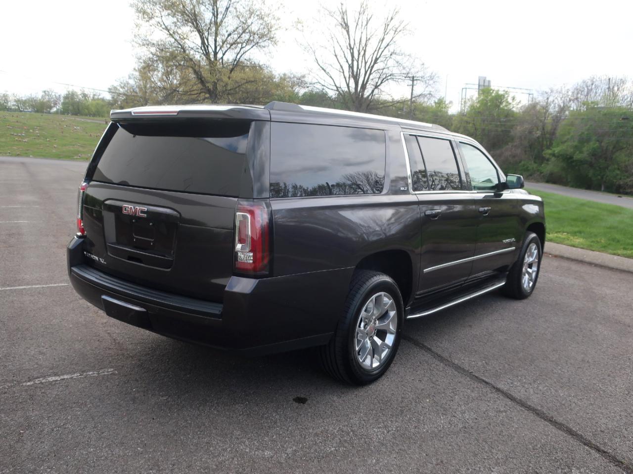 GMC Yukon XL SLT 4WD 2017