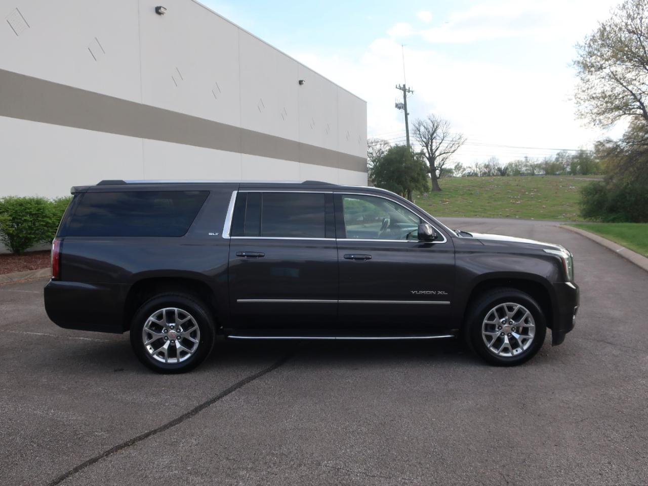 GMC Yukon XL SLT 4WD 2017