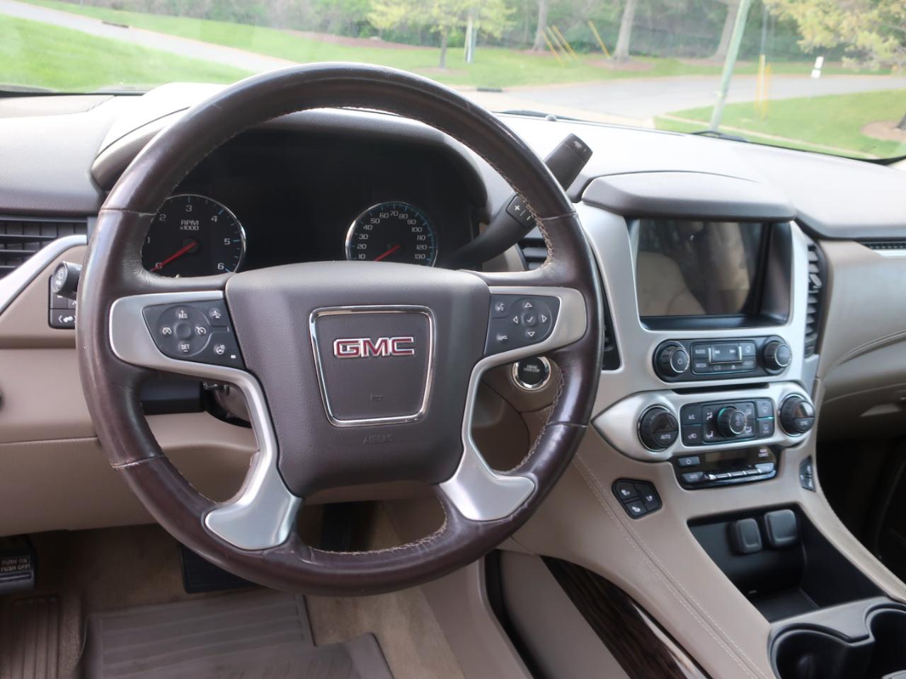 GMC Yukon XL SLT 4WD 2017