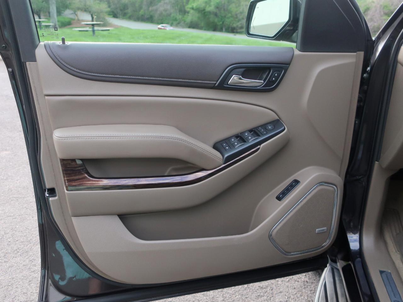 GMC Yukon XL SLT 4WD 2017