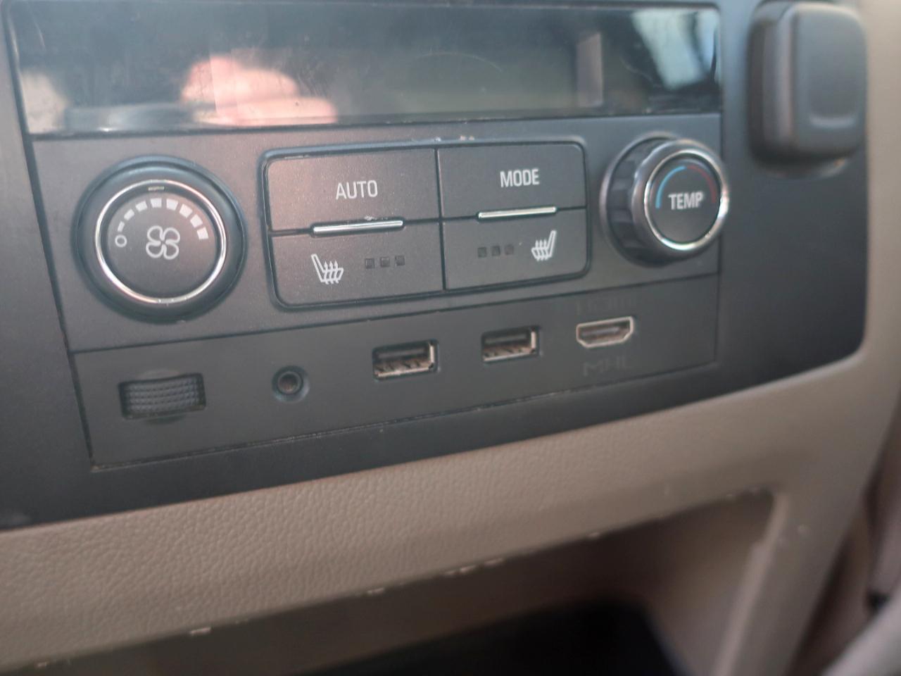 GMC Yukon XL SLT 4WD 2017