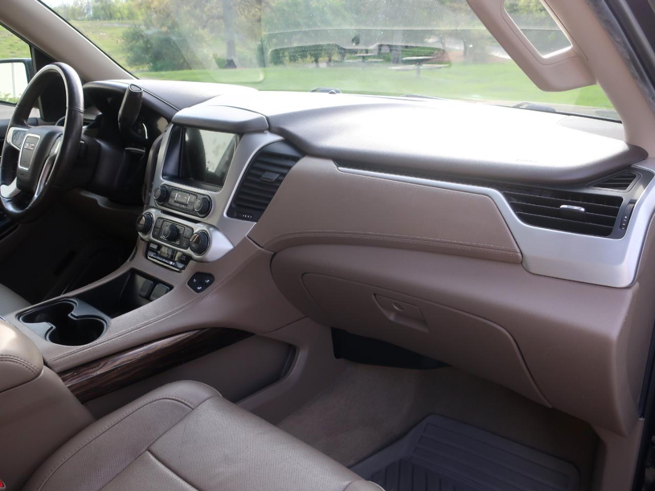 GMC Yukon XL SLT 4WD 2017