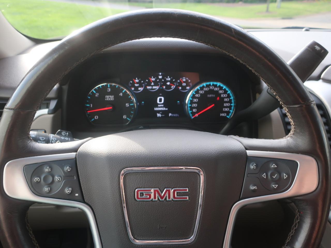 GMC Yukon XL SLT 4WD 2017