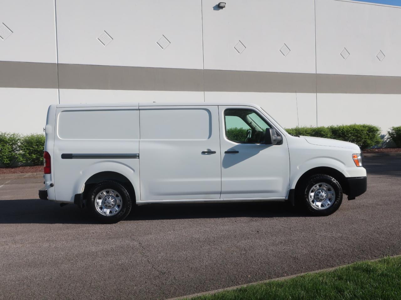 Nissan NV Cargo 1500 SV 2021