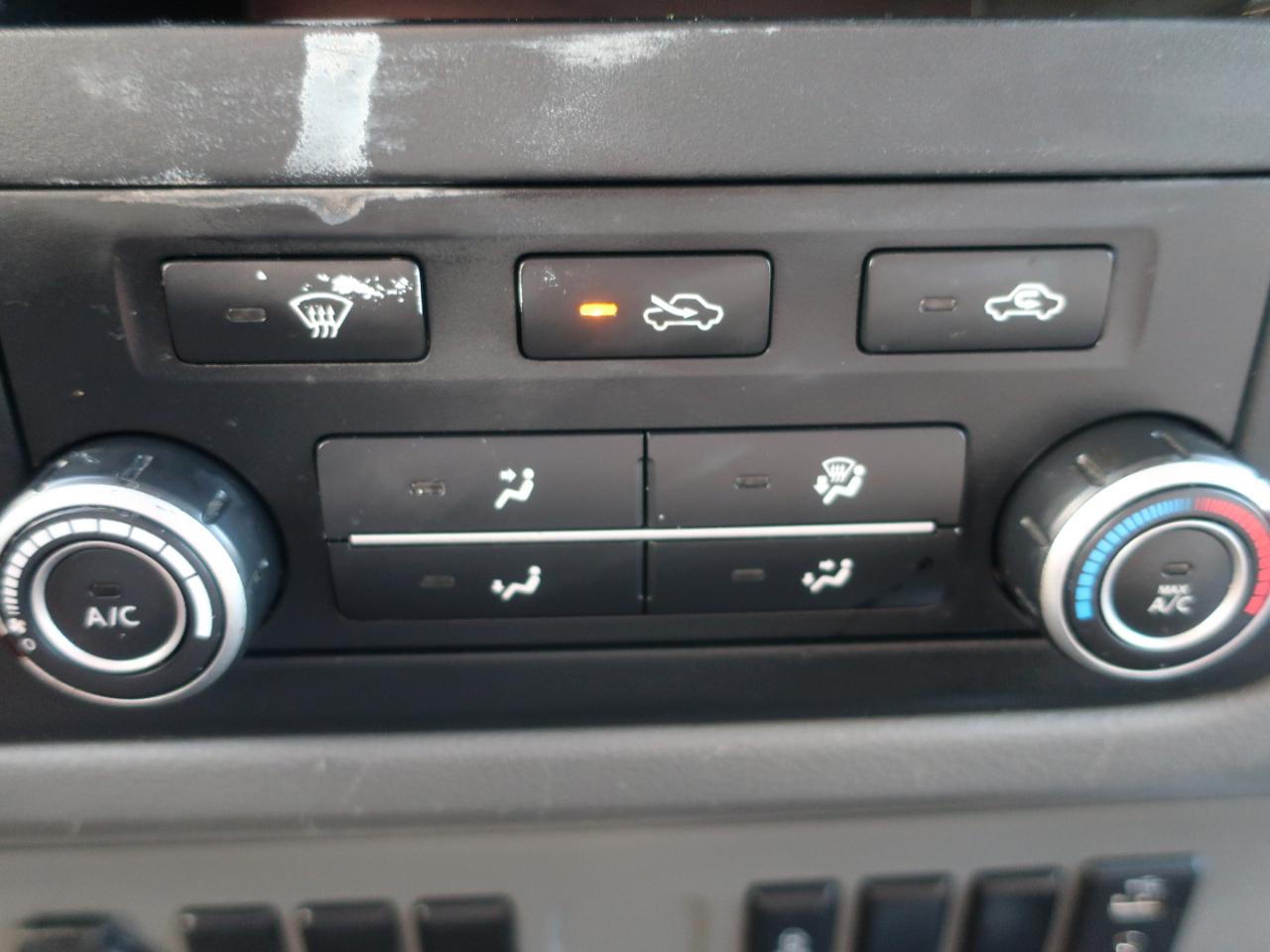 Nissan NV Cargo 1500 SV 2021