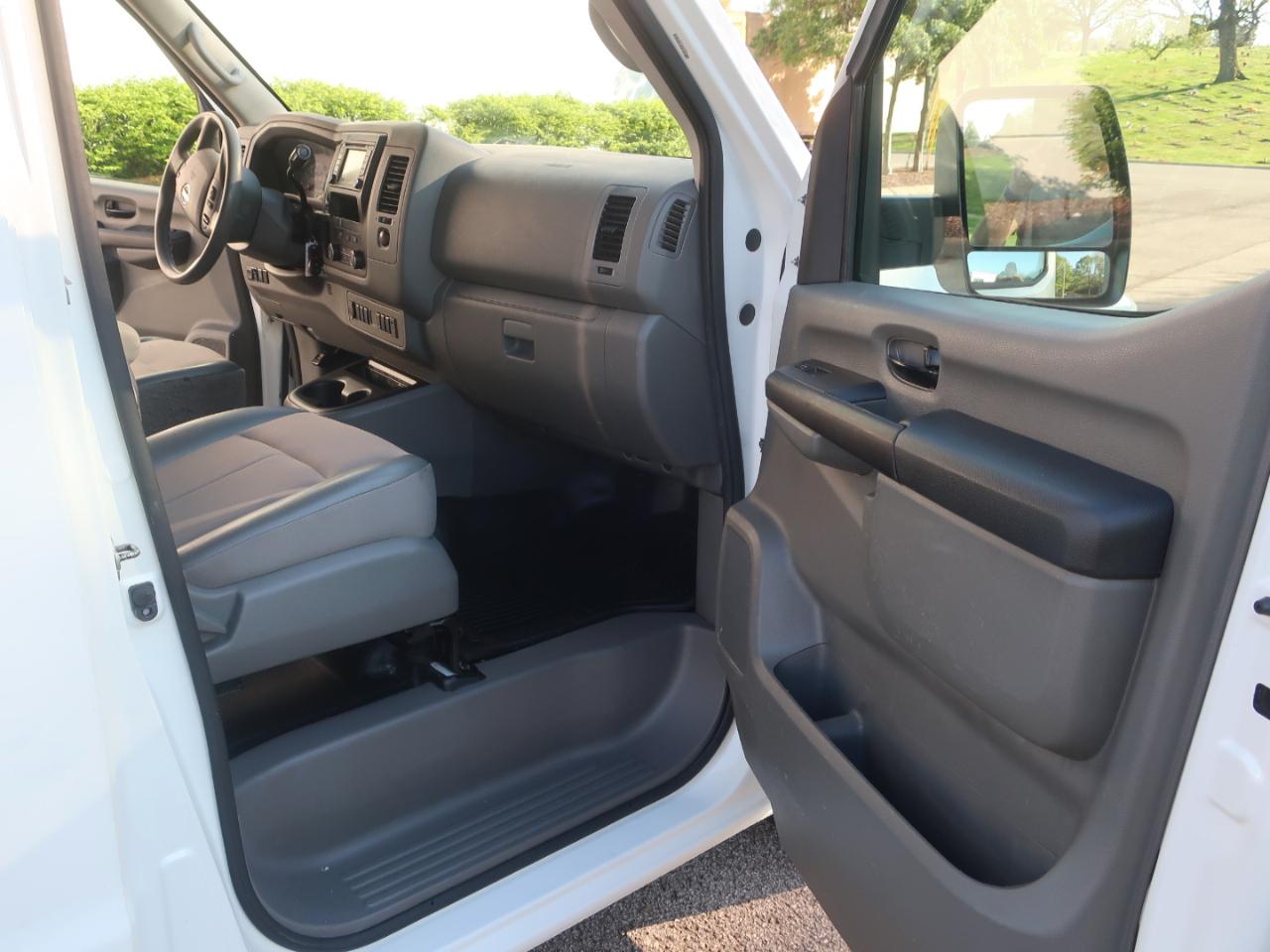 Nissan NV Cargo 1500 SV 2021