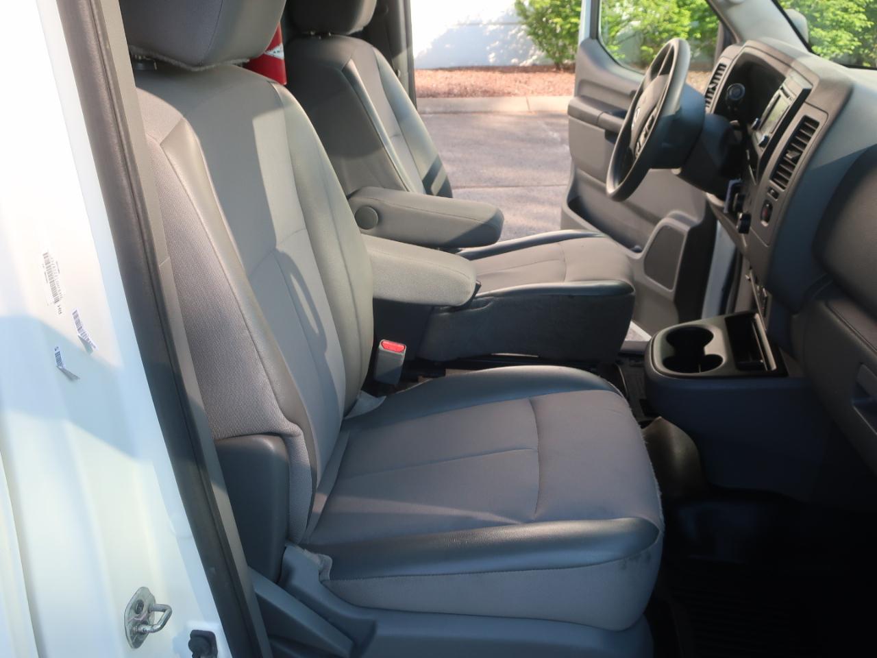 Nissan NV Cargo 1500 SV 2021