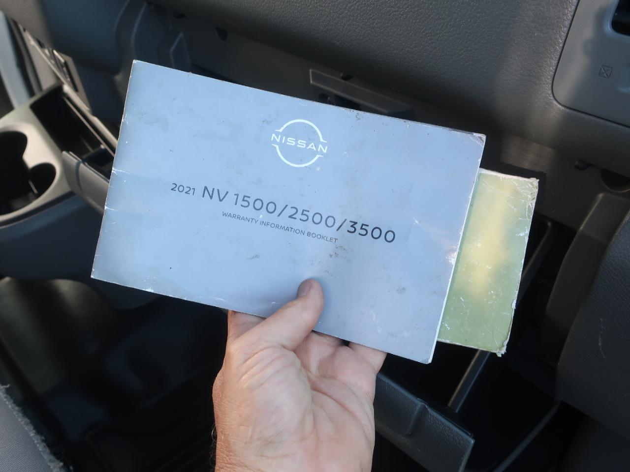 Nissan NV Cargo 1500 SV 2021