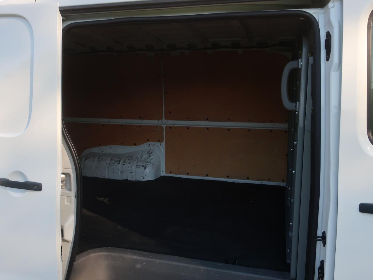 Nissan NV Cargo 1500 SV 2021
