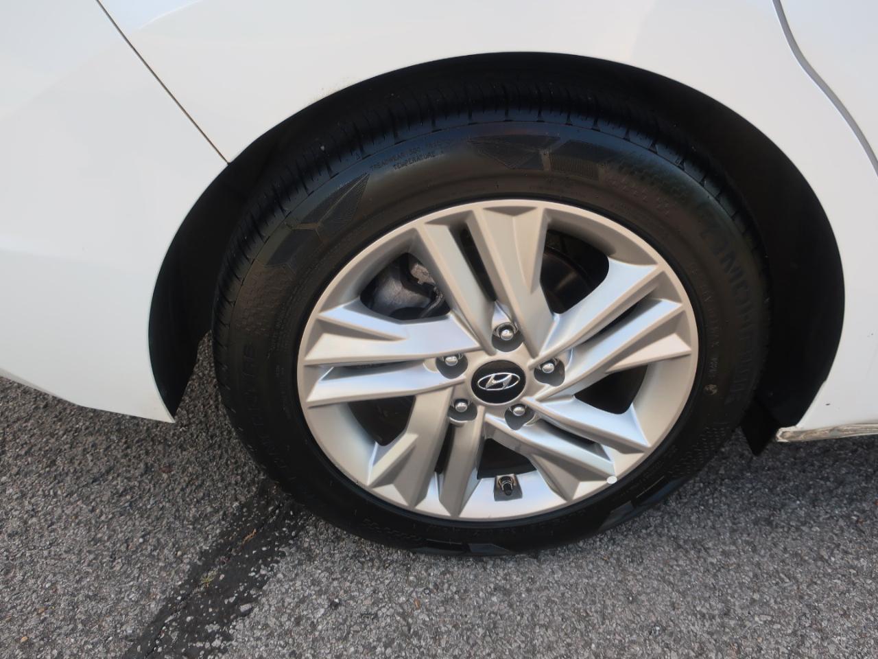 Hyundai Elantra SEL 2019