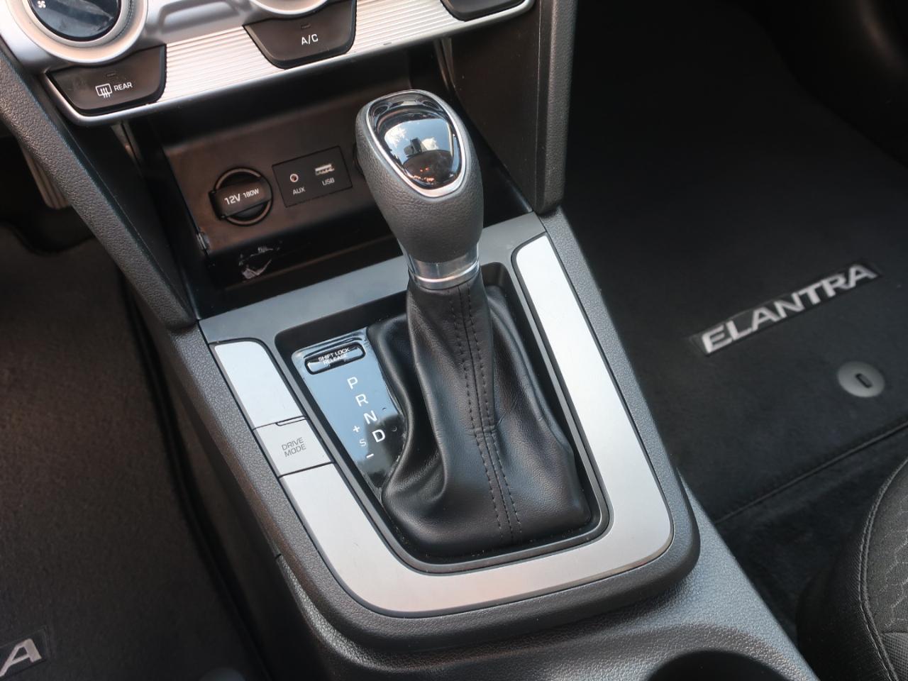 Hyundai Elantra SEL 2019