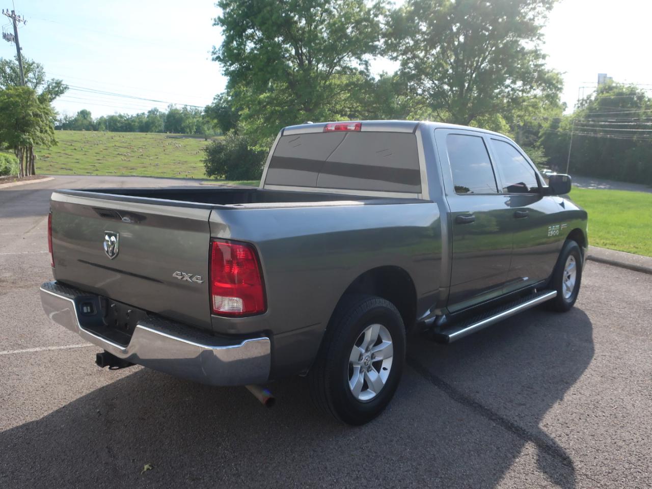 RAM 1500 Tradesman Crew Cab SWB 4WD 2013