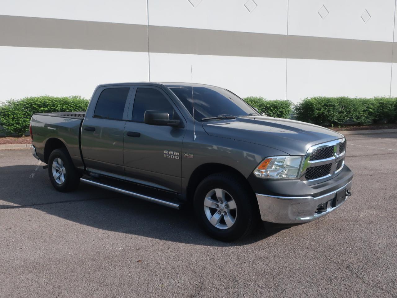 RAM 1500 Tradesman Crew Cab SWB 4WD 2013