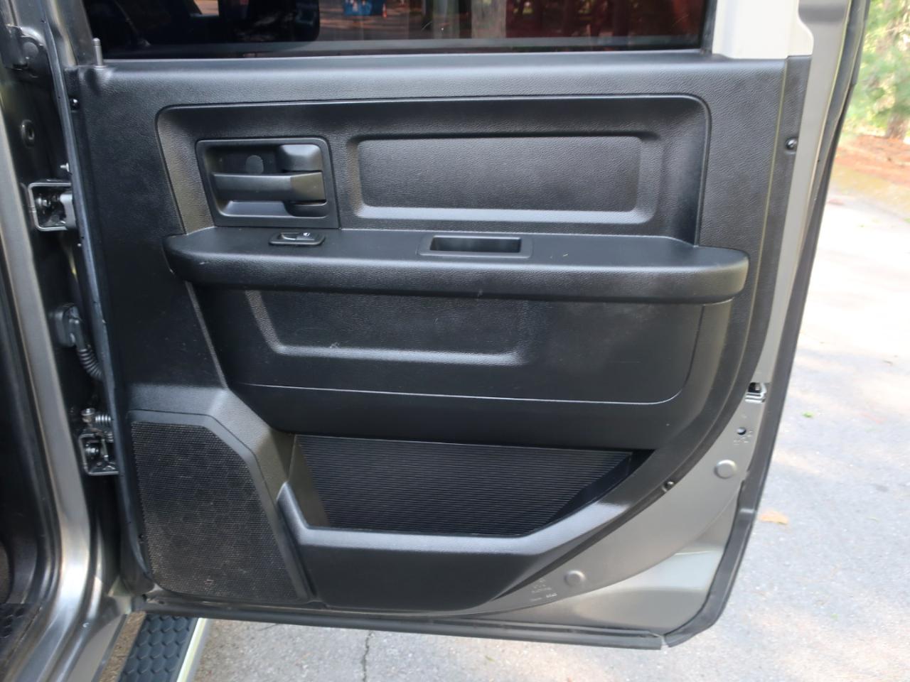 RAM 1500 Tradesman Crew Cab SWB 4WD 2013