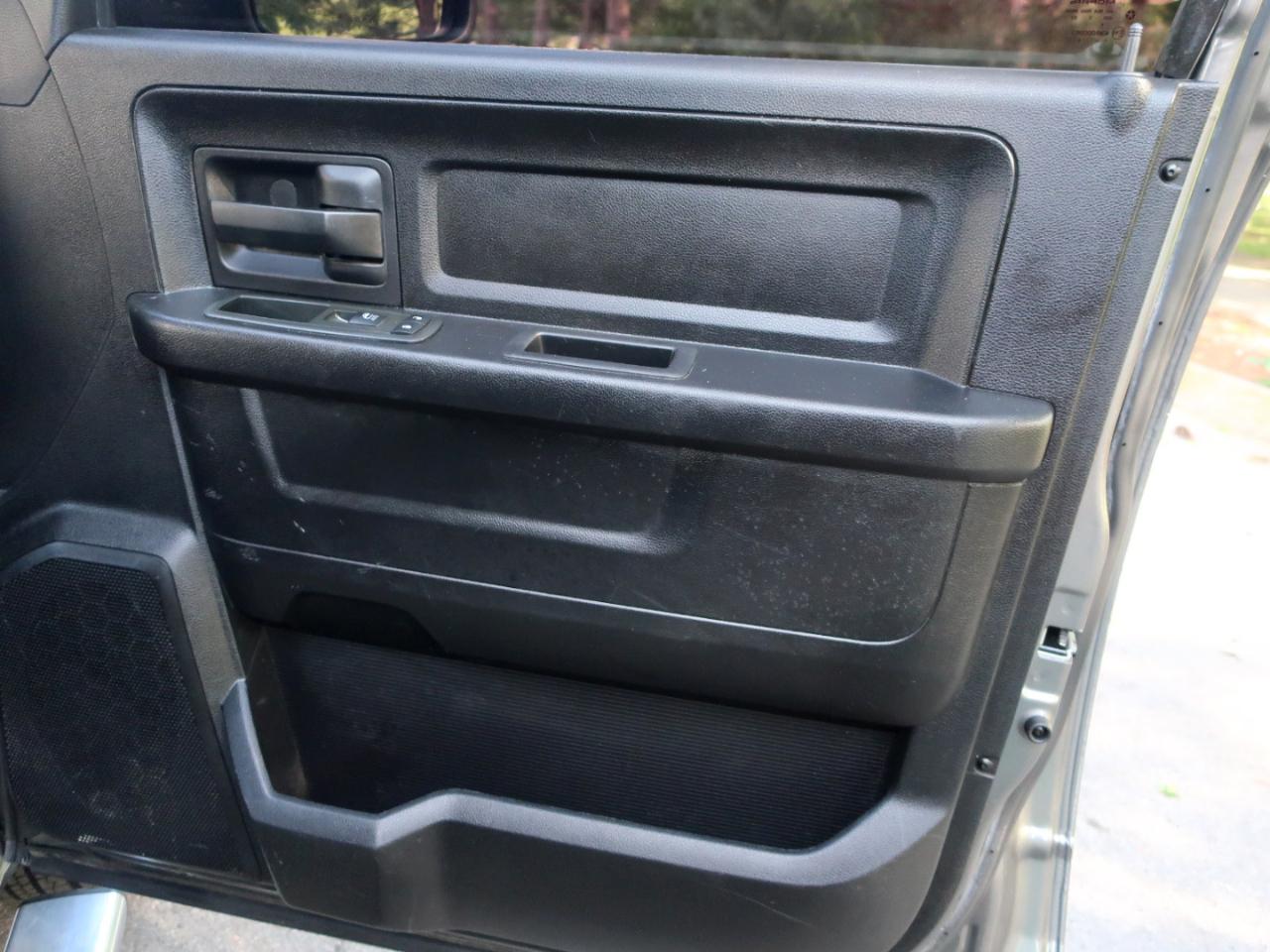 RAM 1500 Tradesman Crew Cab SWB 4WD 2013