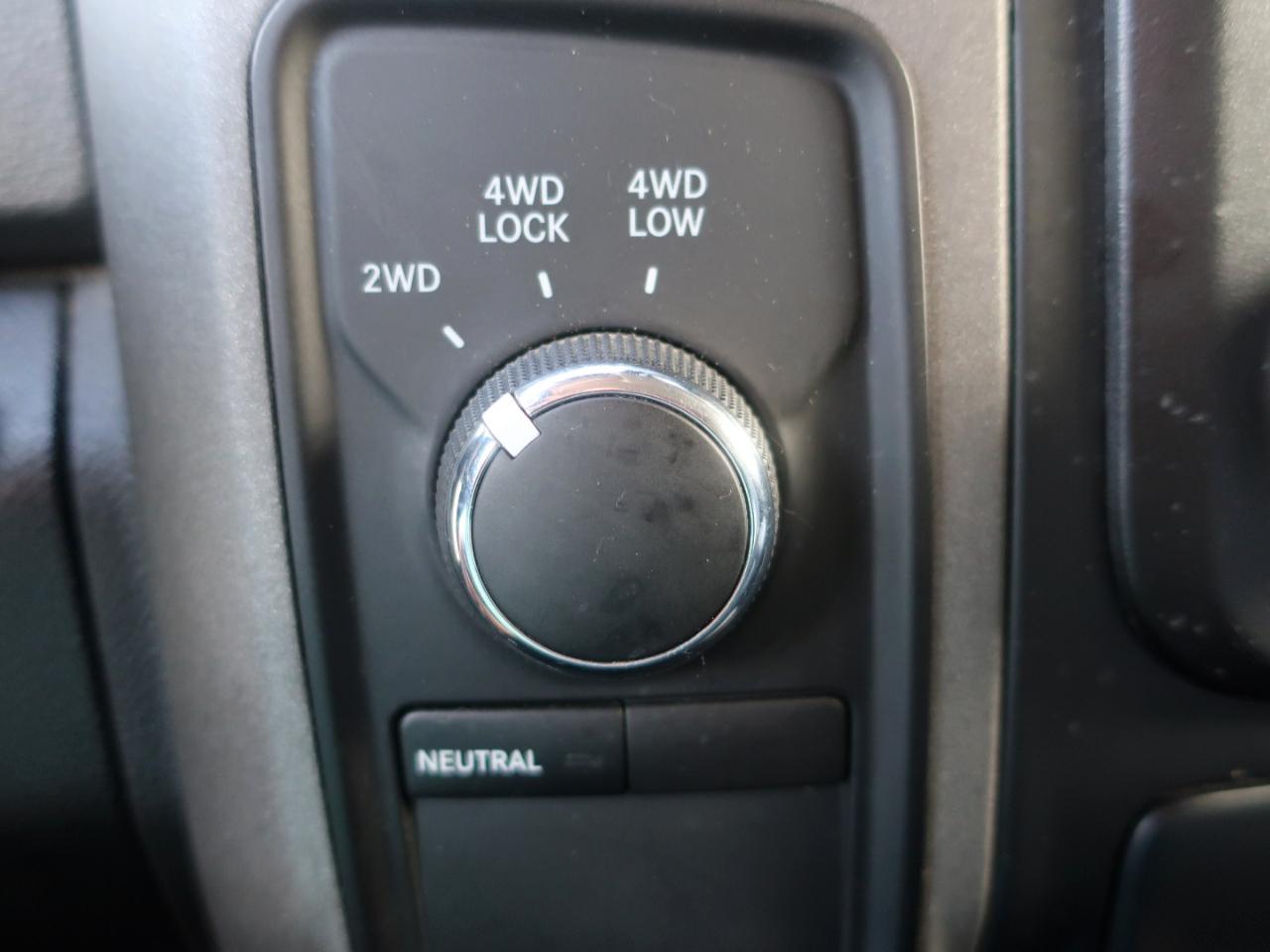 RAM 1500 Tradesman Crew Cab SWB 4WD 2013