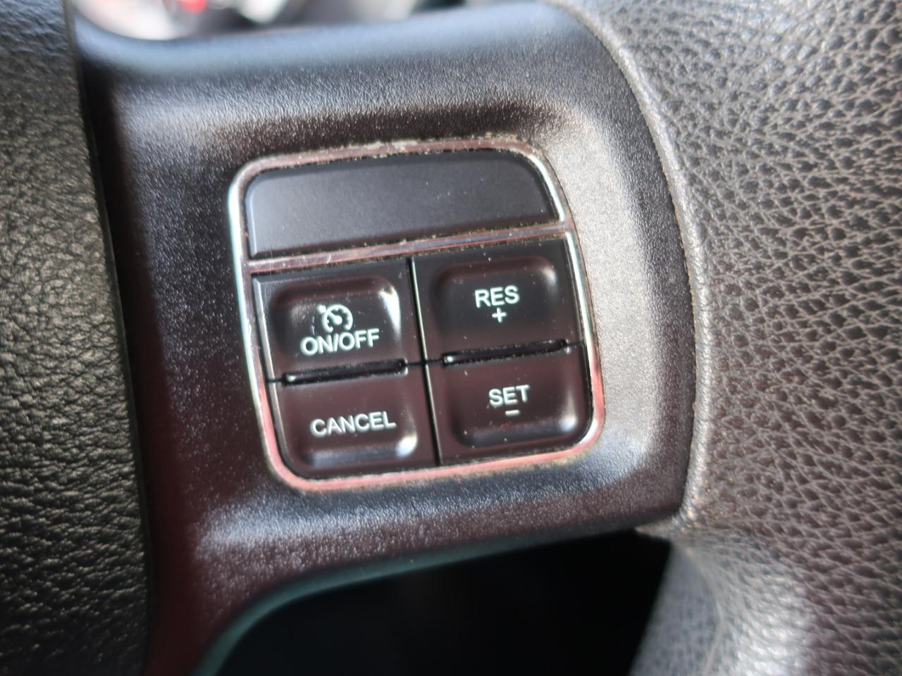 RAM 1500 Tradesman Crew Cab SWB 4WD 2013