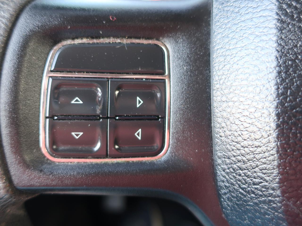 RAM 1500 Tradesman Crew Cab SWB 4WD 2013