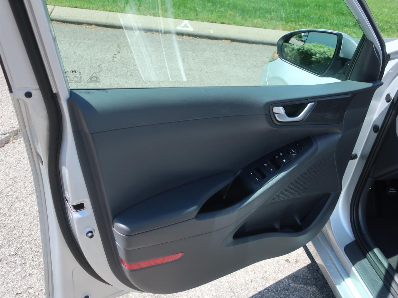 Hyundai Ioniq Hybrid Blue 2018