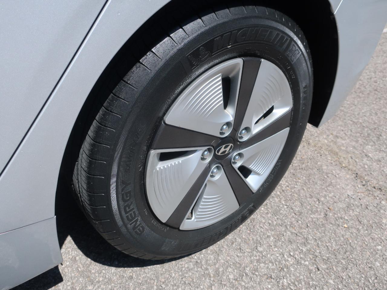 Hyundai Ioniq Hybrid Blue 2018