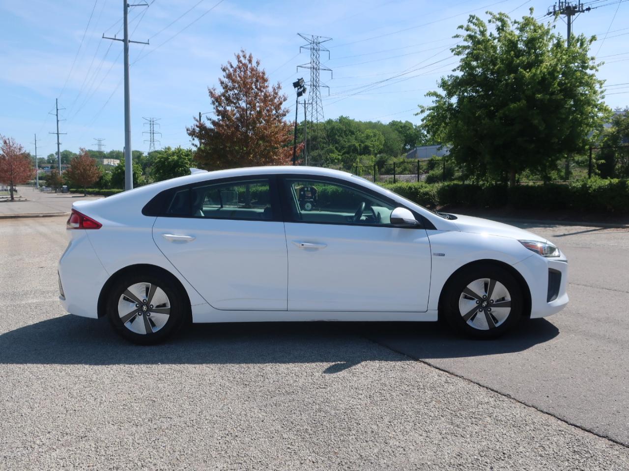 Hyundai Ioniq Hybrid Blue 2020