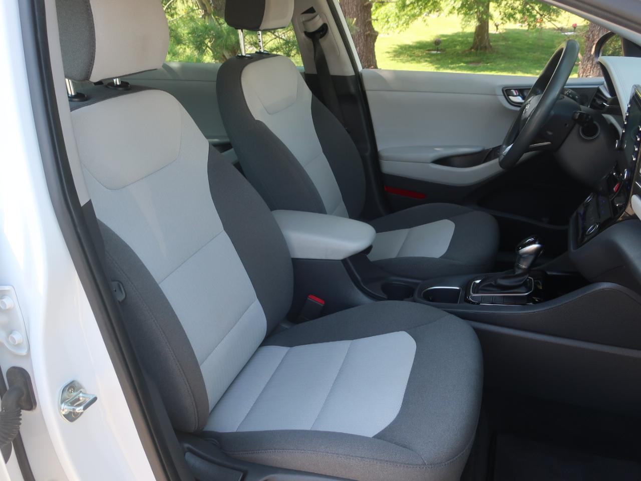 Hyundai Ioniq Hybrid Blue 2020