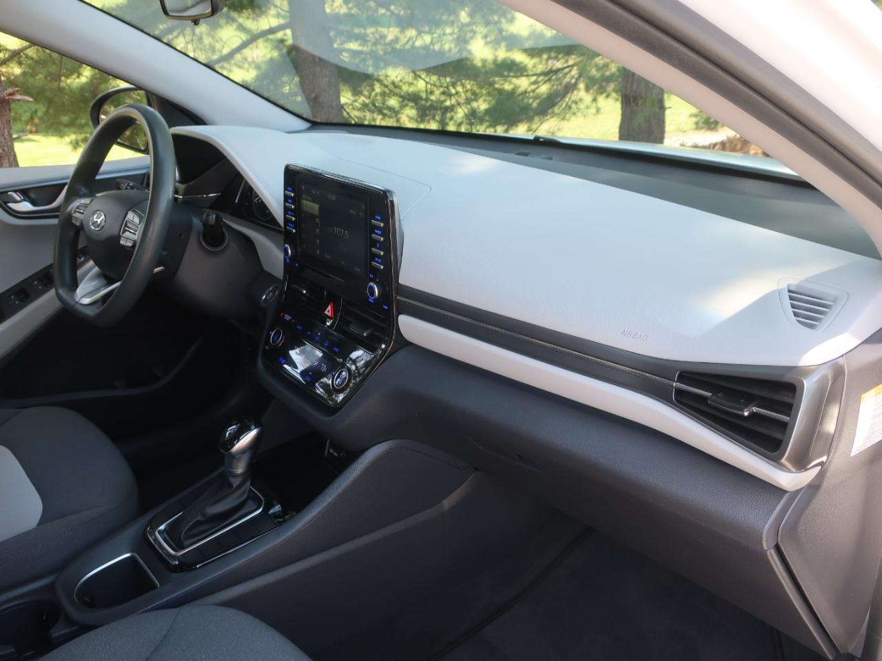 Hyundai Ioniq Hybrid Blue 2020