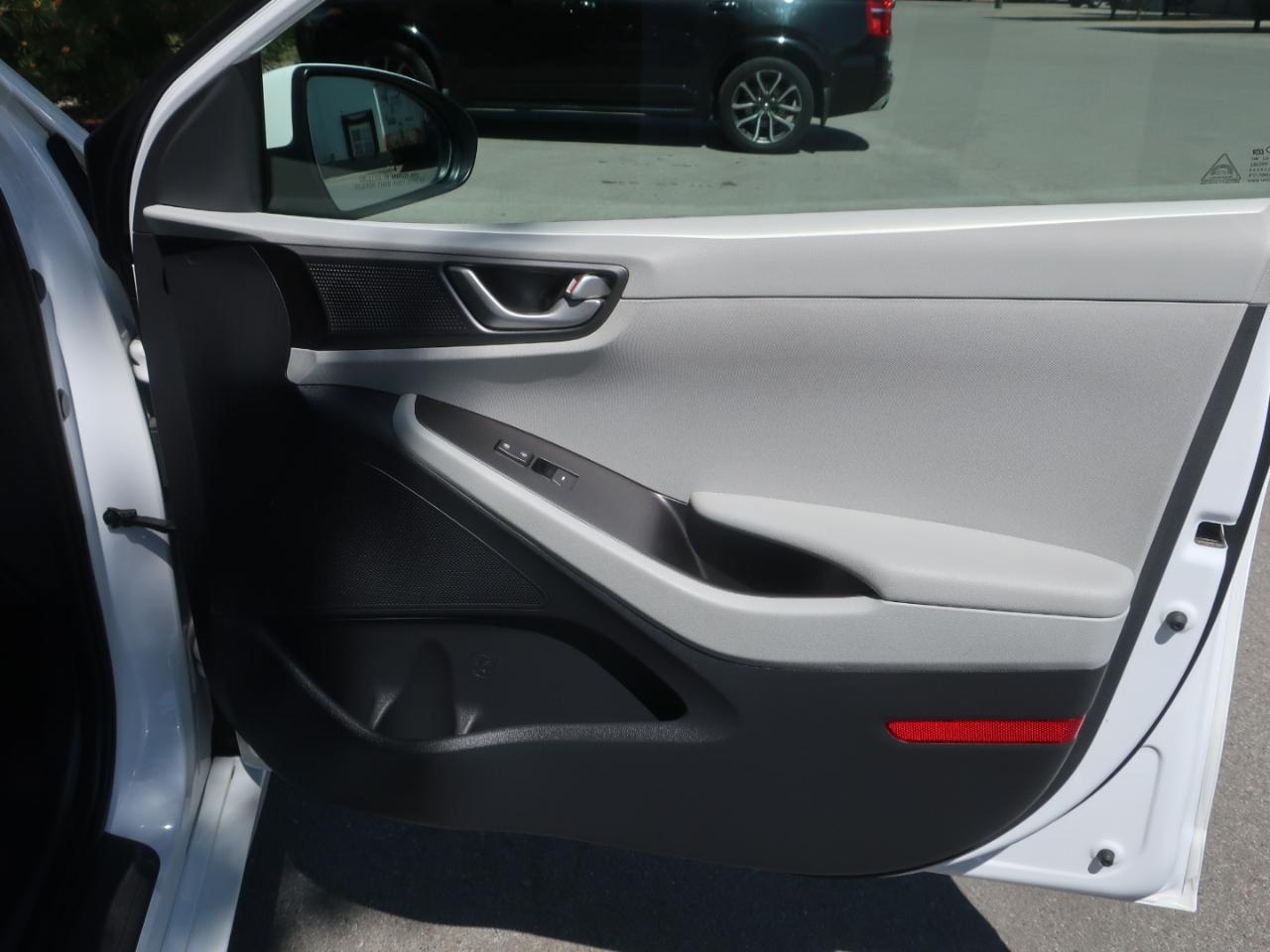 Hyundai Ioniq Hybrid Blue 2020