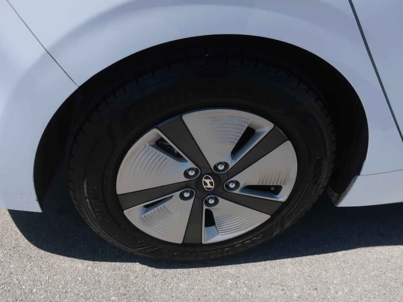 Hyundai Ioniq Hybrid Blue 2020