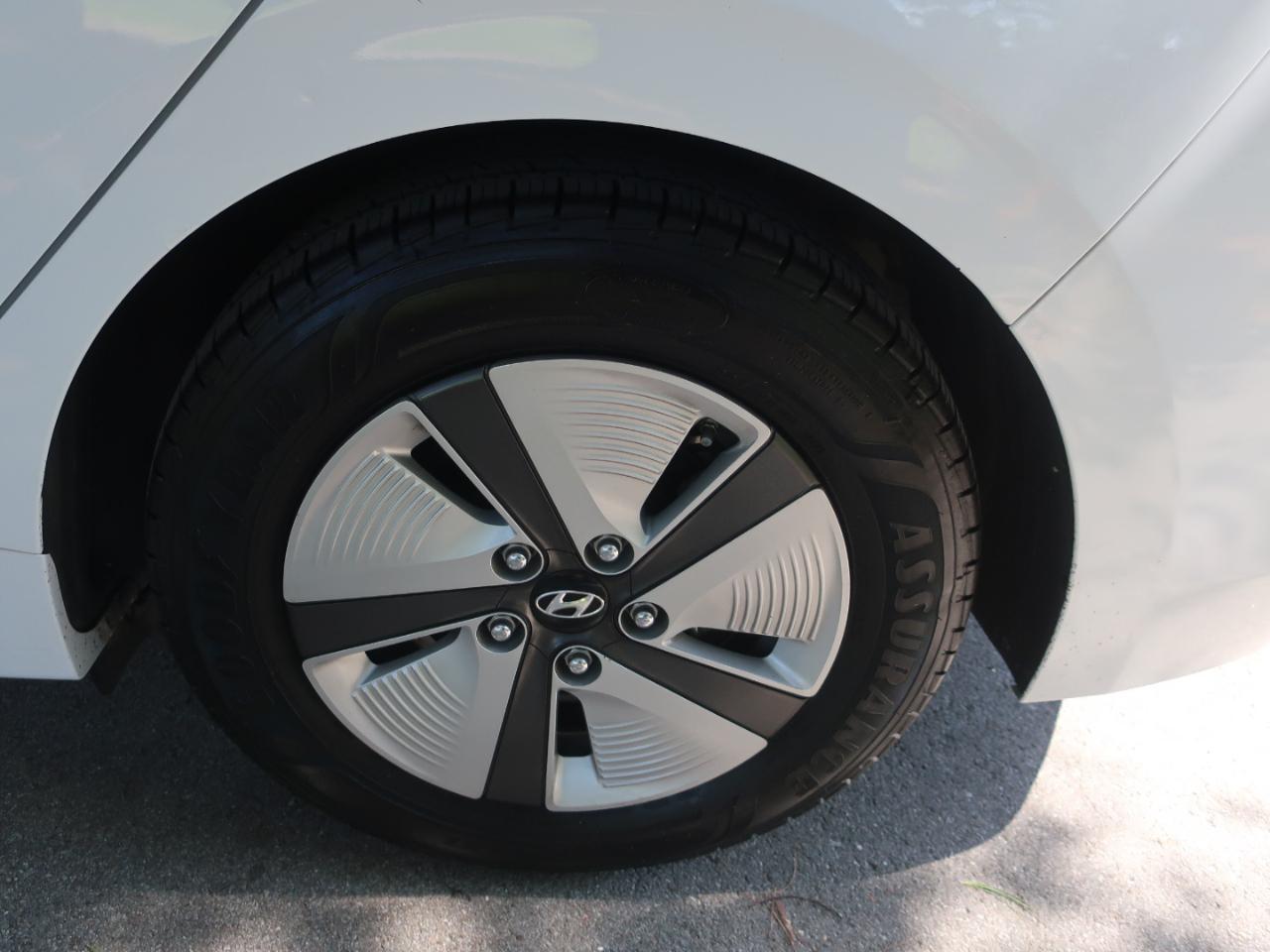 Hyundai Ioniq Hybrid Blue 2020