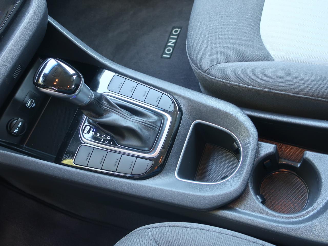 Hyundai Ioniq Hybrid Blue 2020