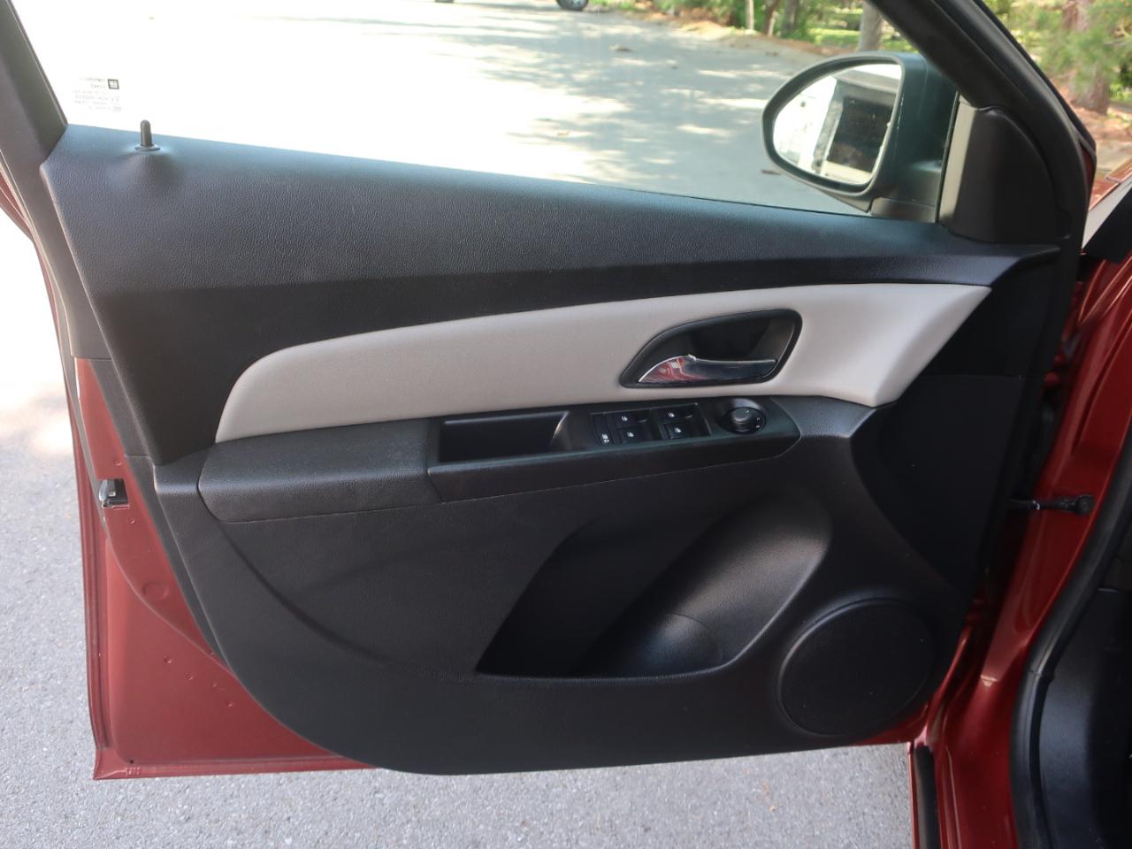 Chevrolet Cruze LS Auto 2013