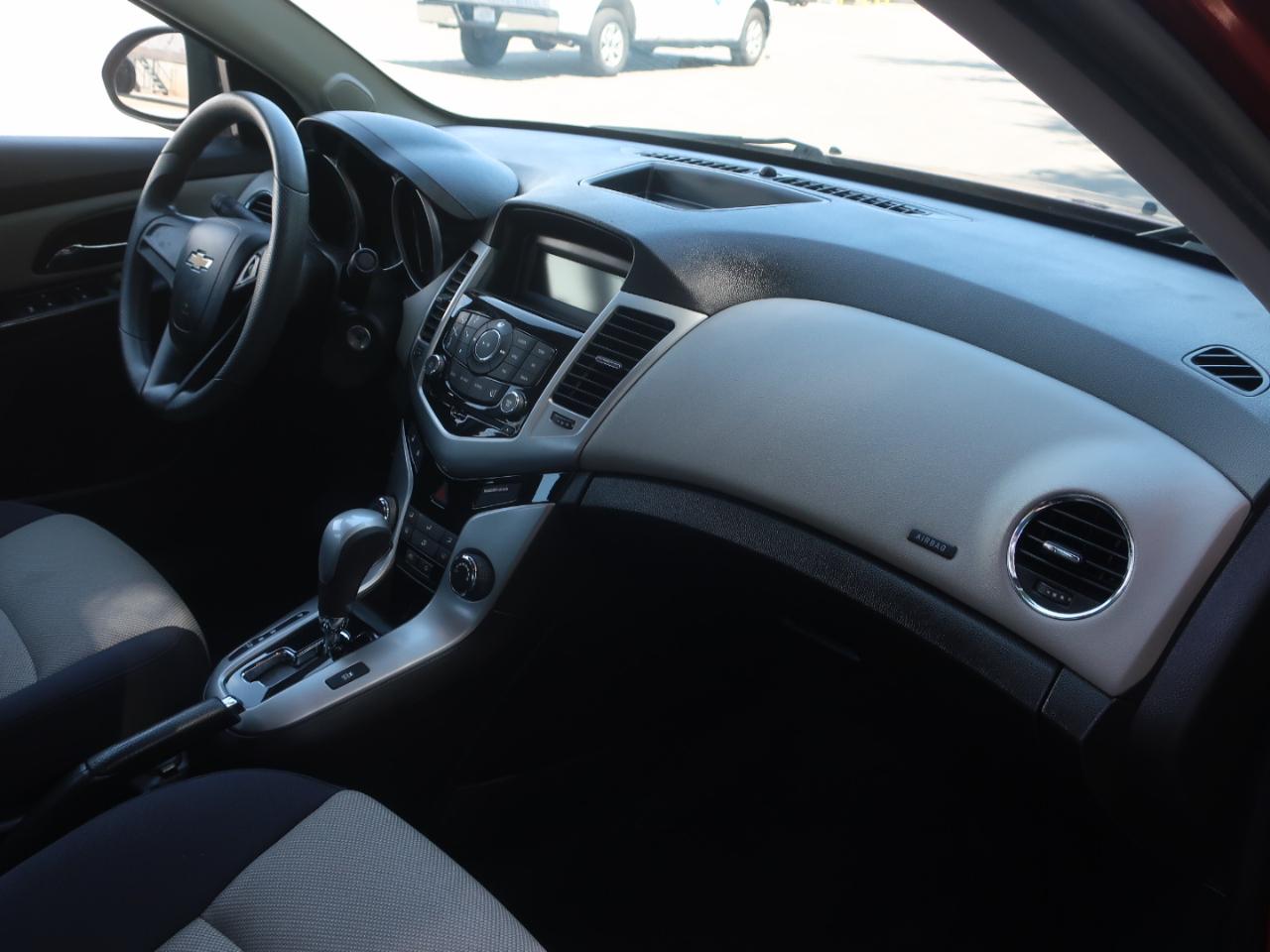 Chevrolet Cruze LS Auto 2013