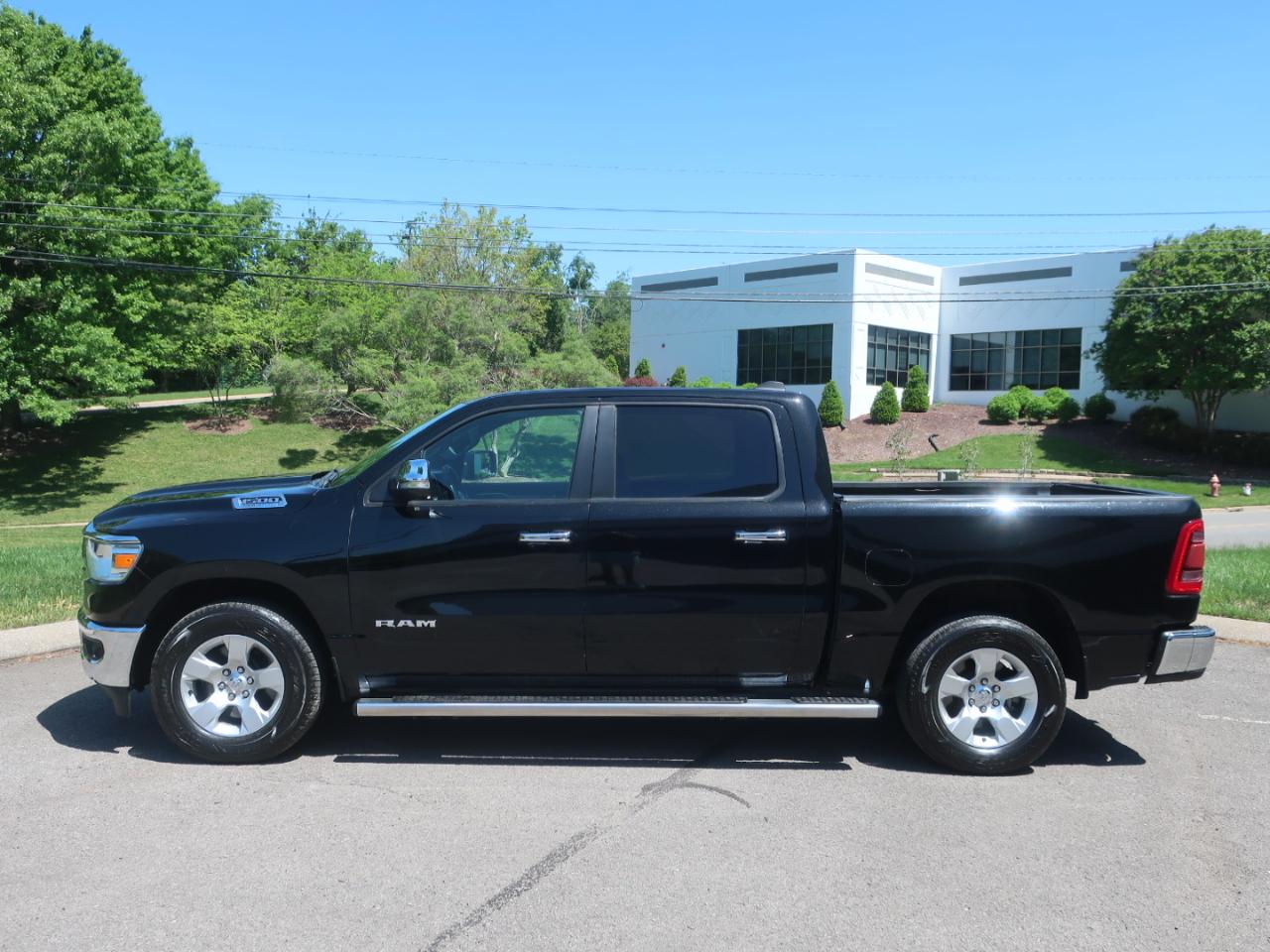 RAM 1500 Big Horn Crew Cab SWB 4WD 2021
