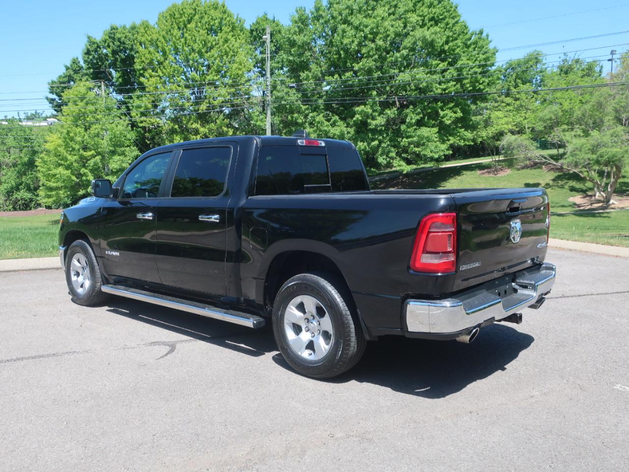RAM 1500 Big Horn Crew Cab SWB 4WD 2021
