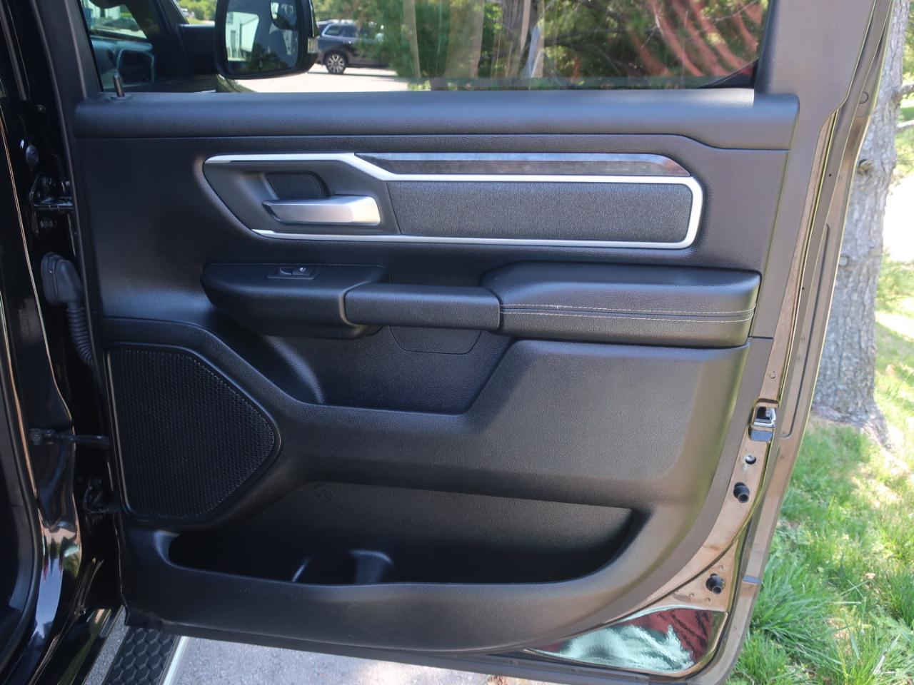 RAM 1500 Big Horn Crew Cab SWB 4WD 2021