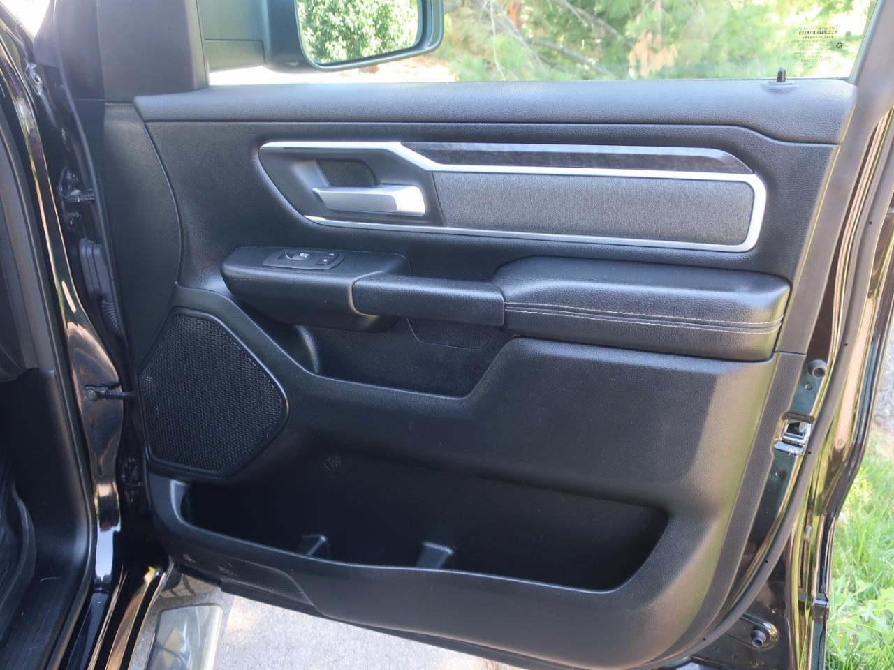 RAM 1500 Big Horn Crew Cab SWB 4WD 2021