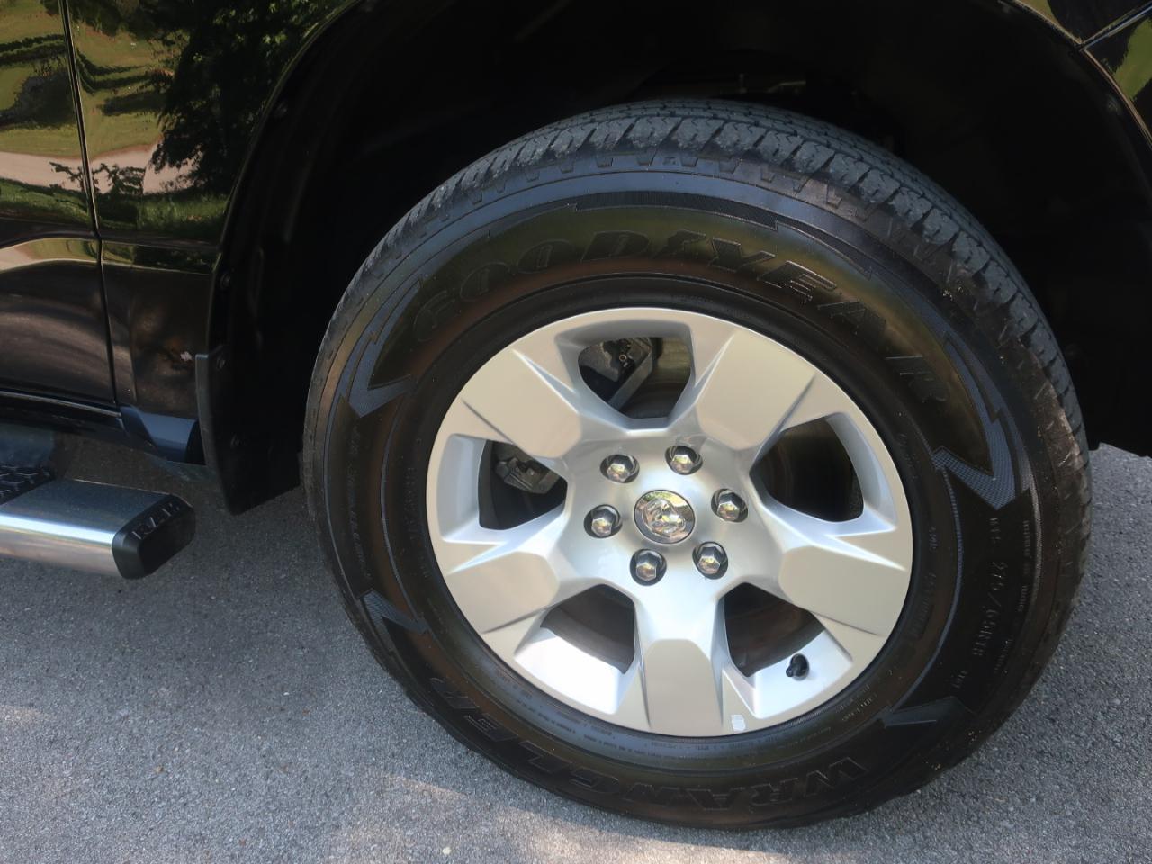 RAM 1500 Big Horn Crew Cab SWB 4WD 2021